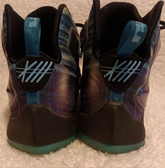 LeBron 13 Summit Lake Hornets - Picture 4 of 9